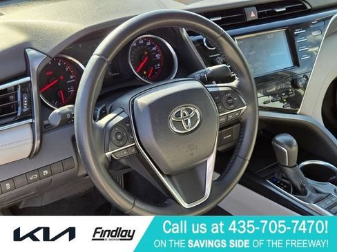 Used 2018 Toyota Camry XSE FWD image 18