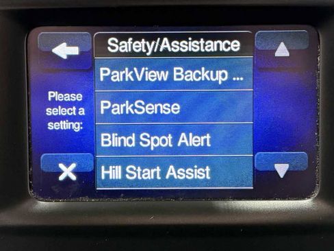 Used 2017 Chrysler Pacifica Touring-L image 22