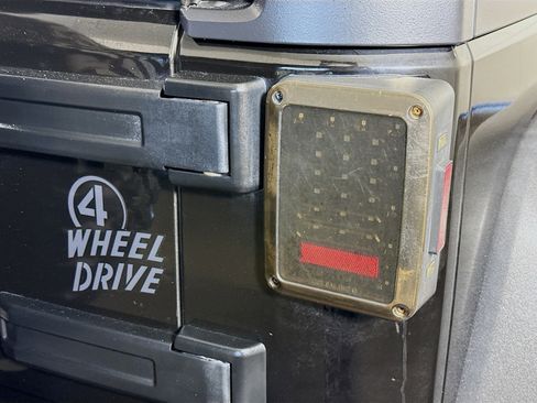 Used 2018 Jeep Wrangler Unlimited Sport w/ Quick Order Package 24W image 32