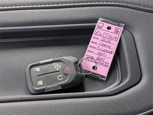 Used 2022 Chevrolet Silverado 1500 LT Trail Boss w/ LPO, Dark Essentials Package image 15