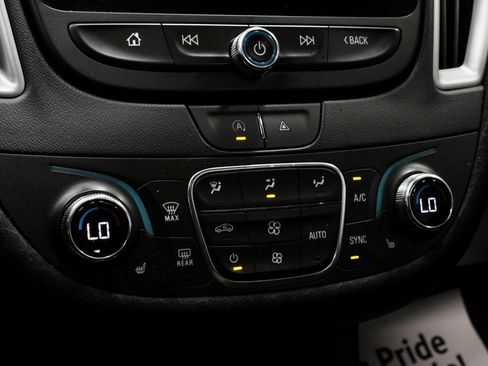 Used 2023 Chevrolet Malibu LT FWD image 30
