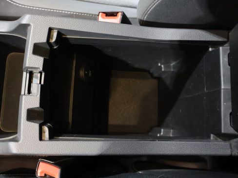 Used 2018 Ford Escape SE image 31