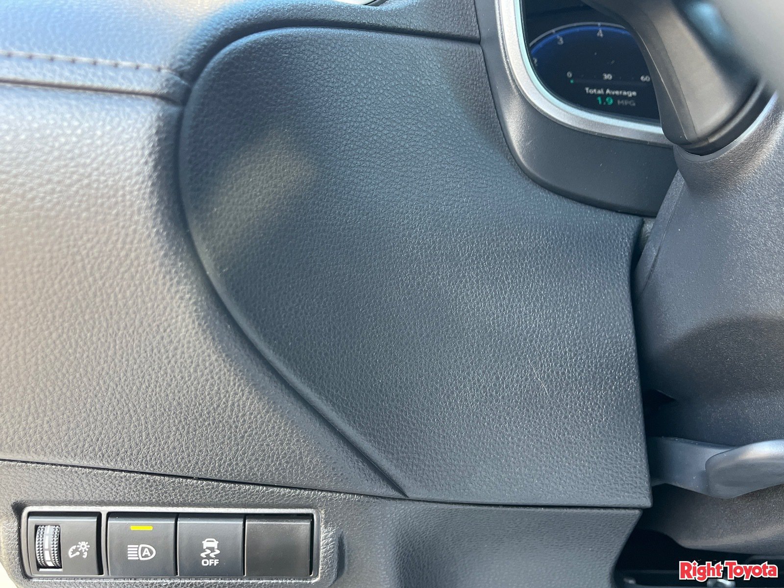 Certified 2026 Toyota Corolla Cross XLE w/ Convenience Package FWD image 33