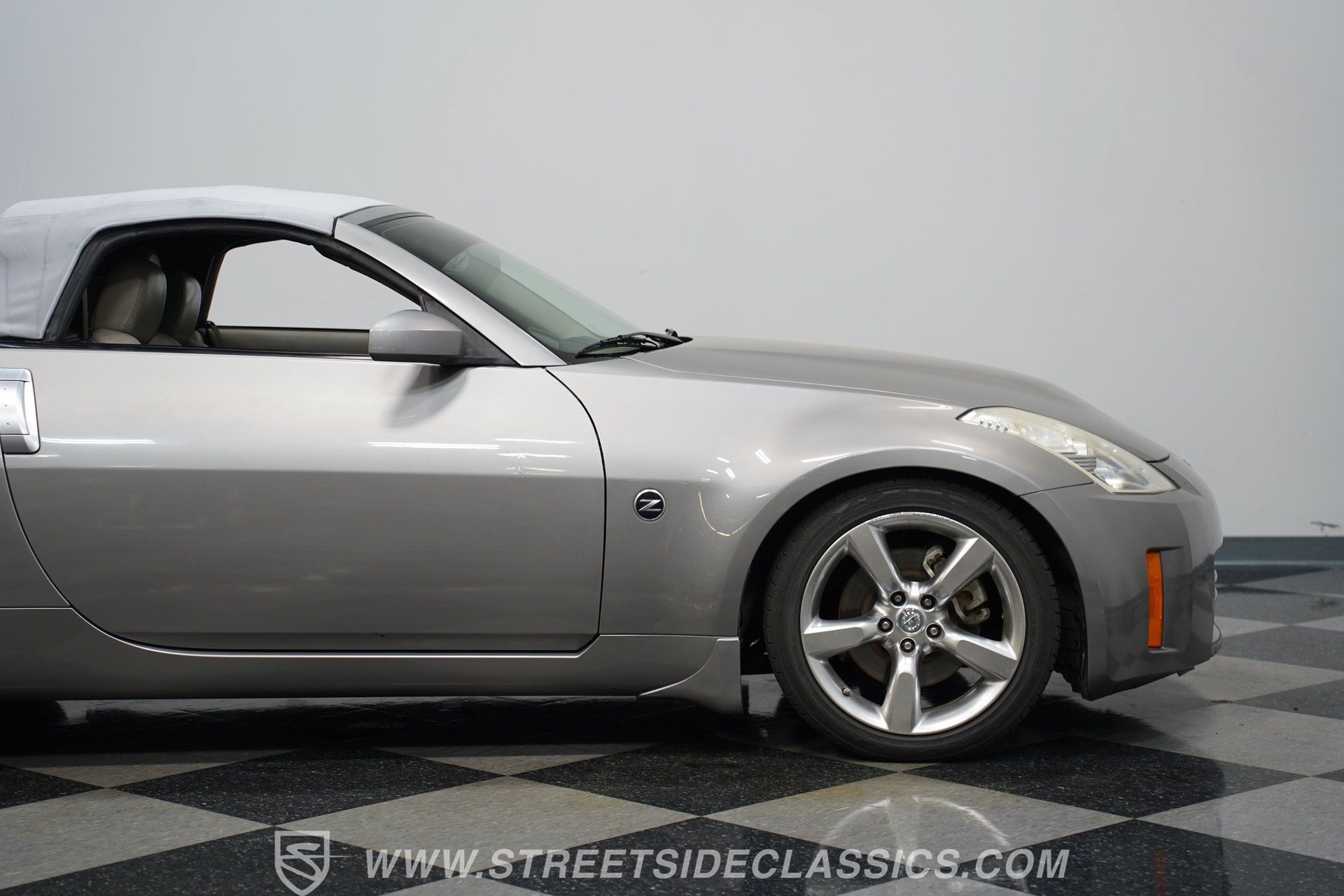 Used 2007 Nissan 350Z Touring RWD image 30
