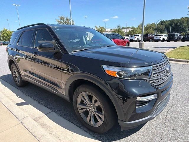Used 2023 Ford Explorer XLT w/ Equipment Group 202A RWD image 7