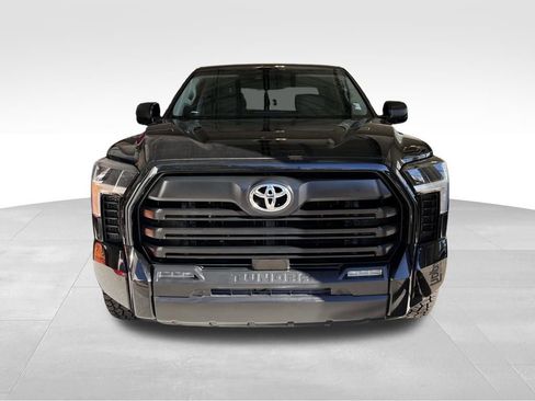 Used 2022 Toyota Tundra SR5 w/ SR5 Convenience Package image 2