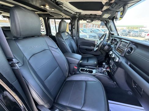 Used 2023 Jeep Wrangler Unlimited Sahara w/ Cold Weather Group AWD/4WD image 25