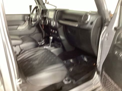 Used 2017 Jeep Wrangler Unlimited Sport AWD/4WD image 34