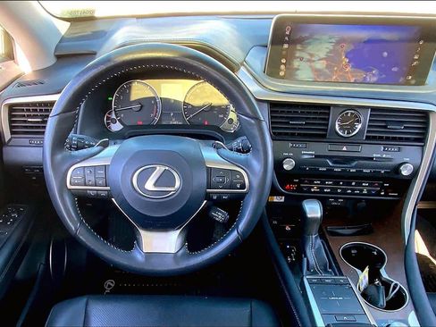 Used 2022 Lexus RX 350L Premium w/ Premium Package image 6