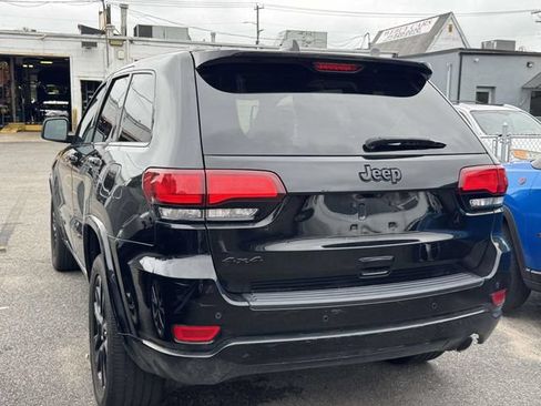 Used 2019 Jeep Grand Cherokee Altitude AWD/4WD image 11