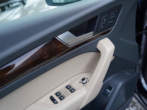 Used 2018 Audi Q5 2.0T Premium Plus w/ Premium Plus Package image 28