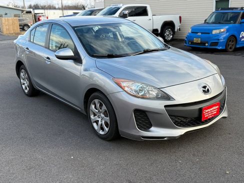 Used 2013 MAZDA MAZDA3 i Sport image 3
