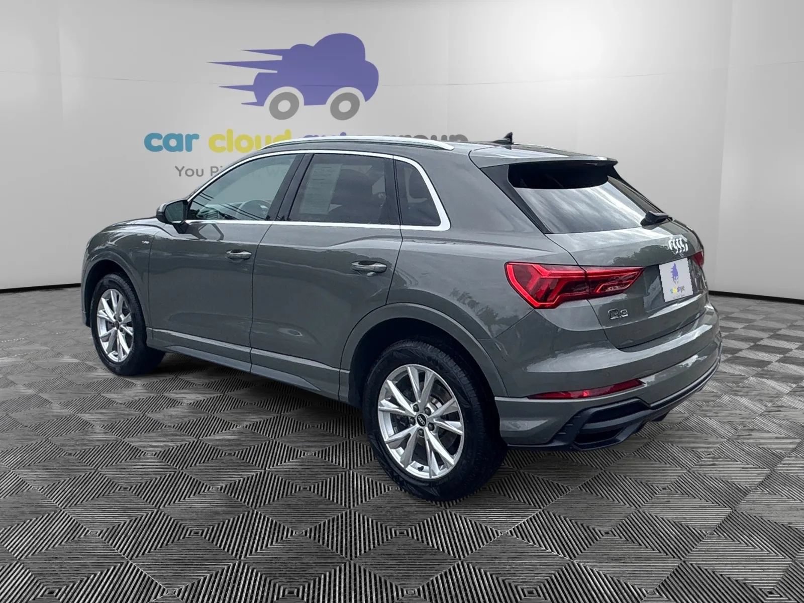 Used 2021 Audi Q3 2.0T Premium w/ Convenience Package AWD/4WD image 3