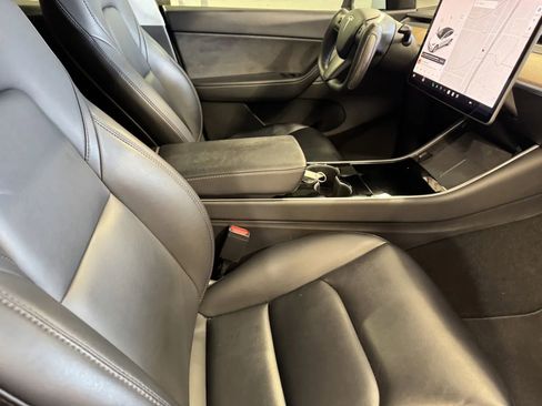 Used 2020 Tesla Model Y Long Range image 6