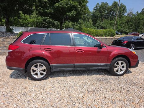 Used 2014 Subaru Outback 2.5i Limited w/ Moonroof Package AWD/4WD image 8
