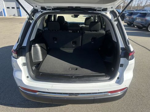 Used 2023 Jeep Grand Cherokee Laredo image 7