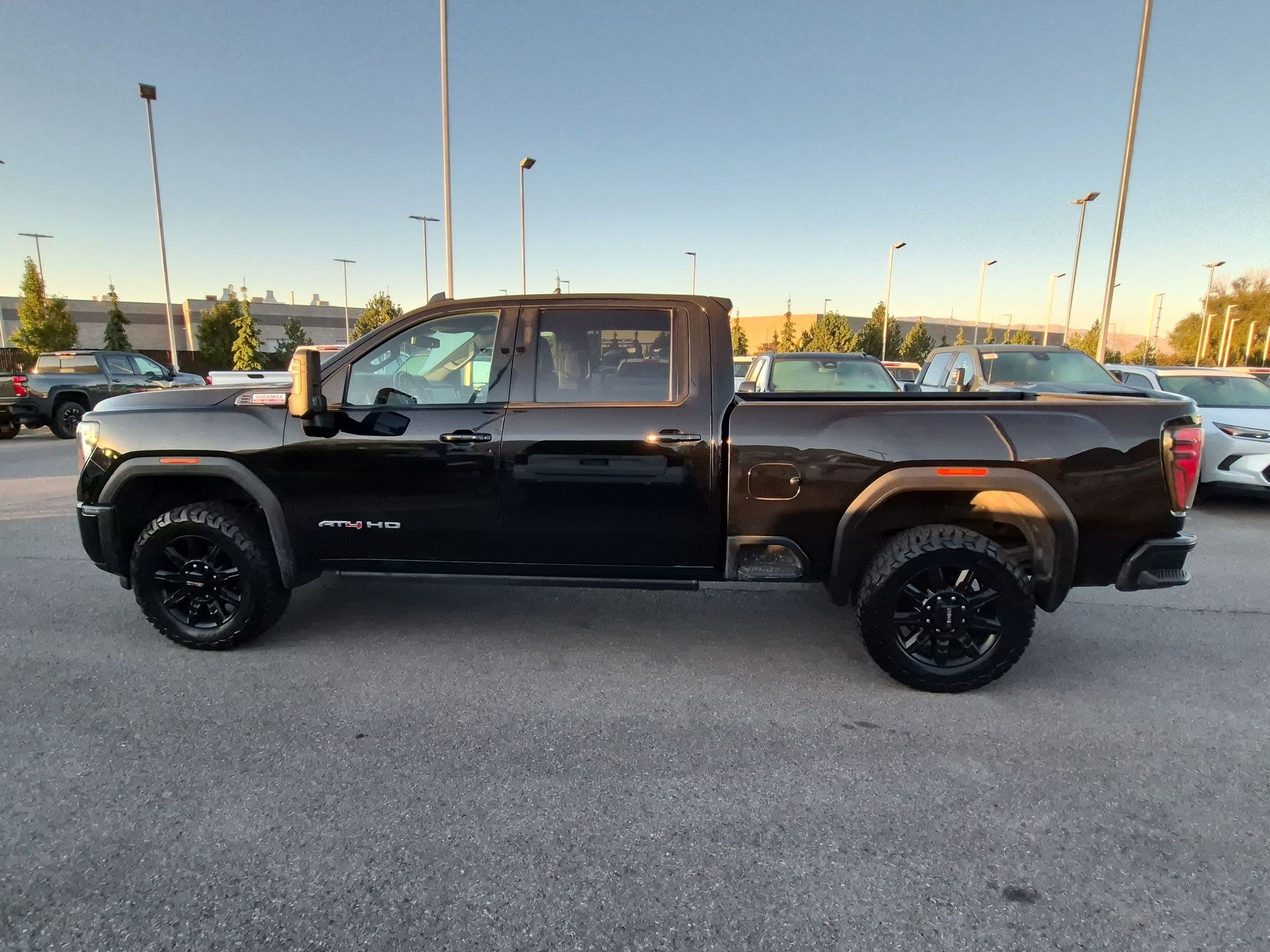 Used 2024 GMC Sierra 2500 AT4 AWD/4WD image 7