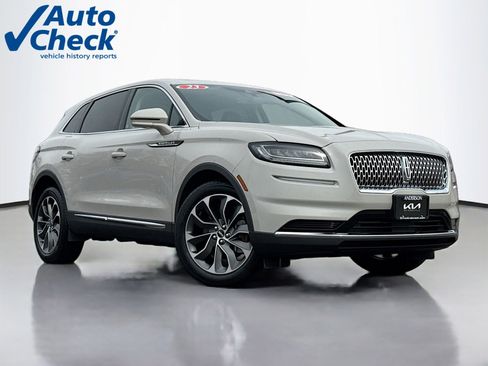 Used 2023 Lincoln Nautilus Reserve image 1