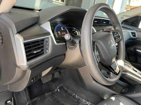 Used 2018 Honda Clarity Plug-In Hybrid image 16
