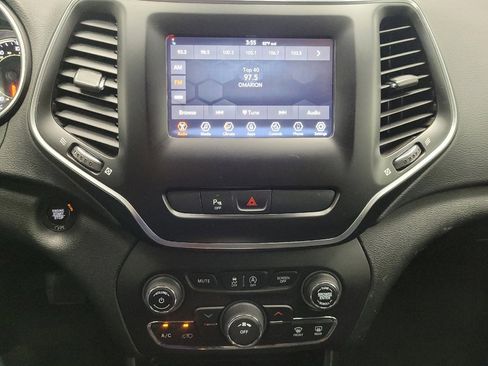 Used 2020 Jeep Cherokee Latitude Plus w/ Cold Weather Group image 25