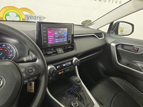Used 2022 Toyota RAV4 LE AWD/4WD image 22