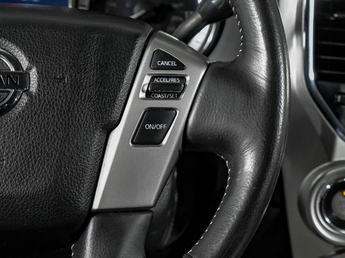Used 2019 Nissan Titan PRO-4X image 18