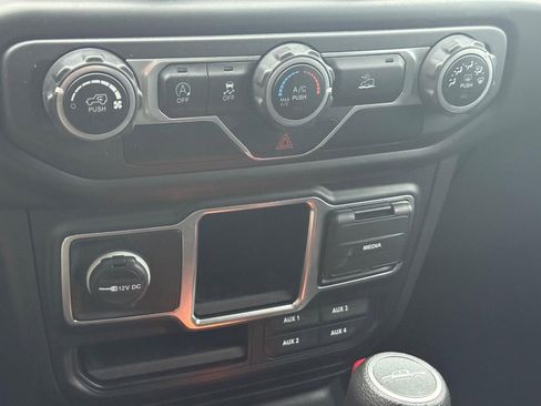 Used 2020 Jeep Gladiator Sport w/ Auxiliary Switch Group image 19
