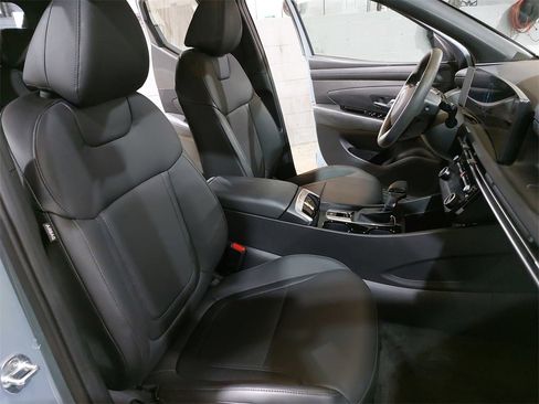 Certified 2025 Hyundai Santa Cruz SEL image 9