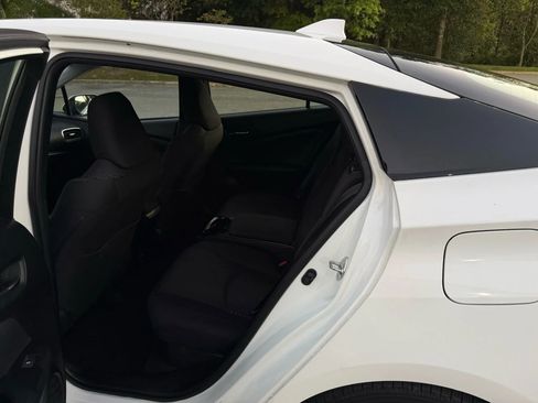 Used 2018 Toyota Prius Prime Plus w/ Carpet Mat Package image 21