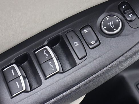 Used 2018 Honda Accord EX image 30