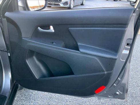 Used 2016 Kia Sportage LX image 21