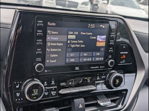 Used 2020 Toyota Highlander Limited image 13