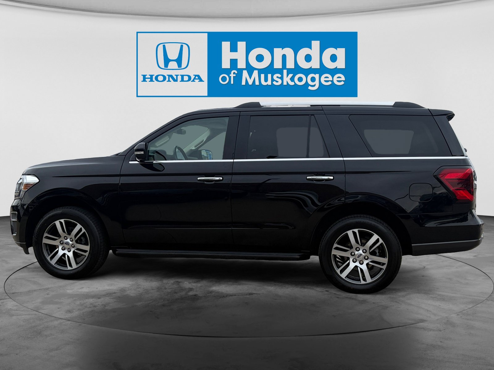 Used 2024 Ford Expedition Limited AWD/4WD image 8
