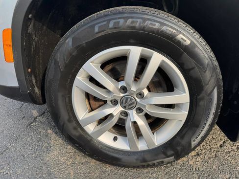Used 2017 Volkswagen Tiguan S AWD/4WD image 12