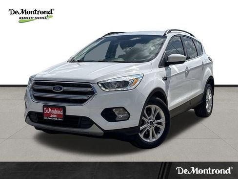 Used 2017 Ford Escape SE w/ Equipment Group 201A image 1