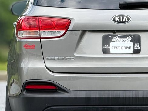 Used 2016 Kia Sorento FWD image 16
