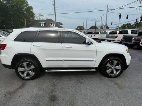 Used 2013 Jeep Grand Cherokee Overland image 3