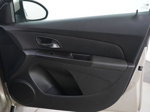 Used 2013 Chevrolet Cruze LT FWD image 9