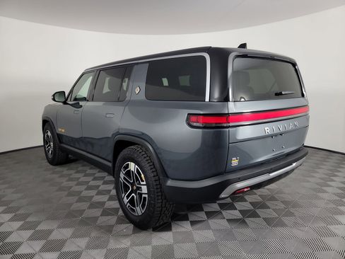 Used 2022 Rivian R1S Launch Edition image 3