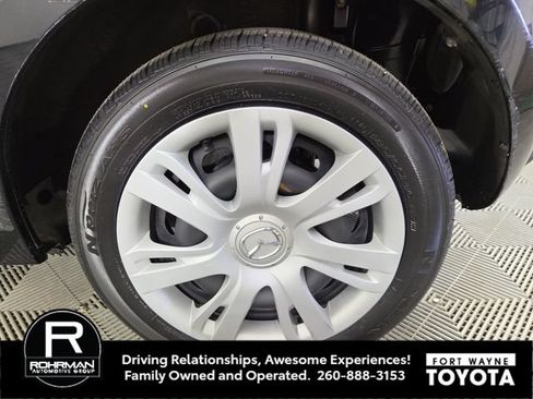 Used 2014 MAZDA MAZDA2 Sport FWD image 11