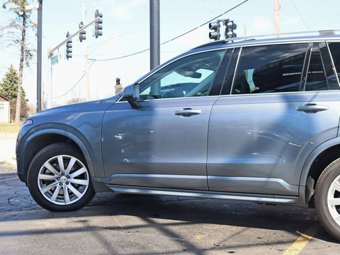 Used 2017 Volvo XC90 T6 Momentum w/ Vision Package image 14