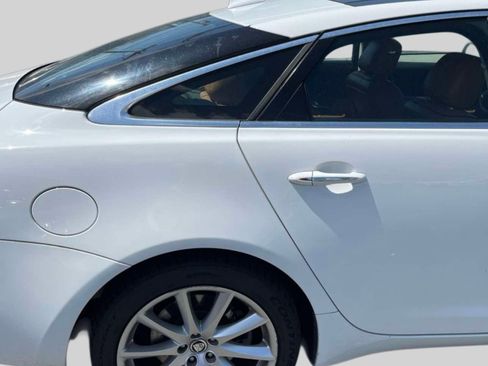 Used 2013 Jaguar XJ AWD image 4