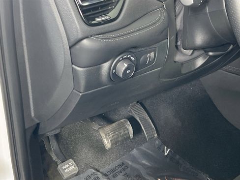 Used 2022 Dodge Durango SXT w/ Blacktop Package image 10