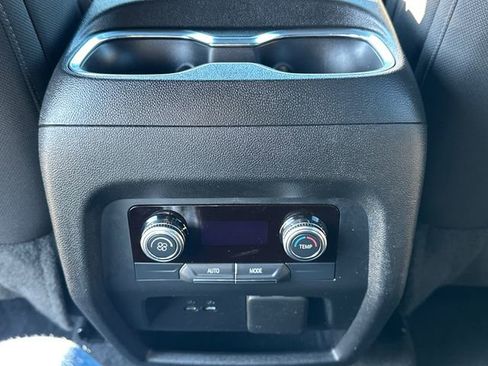 Used 2025 GMC Acadia Elevation image 19