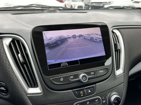 Used 2022 Chevrolet Malibu LT image 17