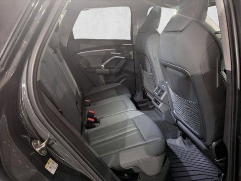 Used 2025 Audi Q5 Prestige image 25