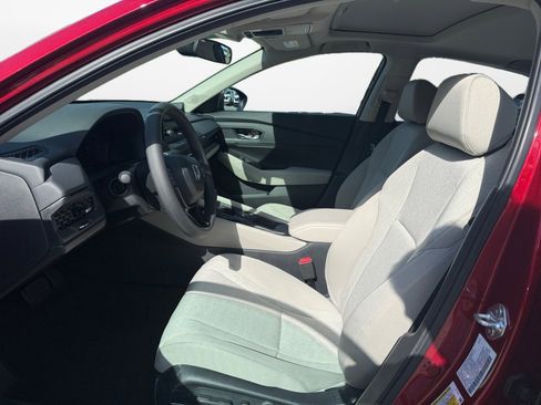New 2025 Honda Accord SE image 9