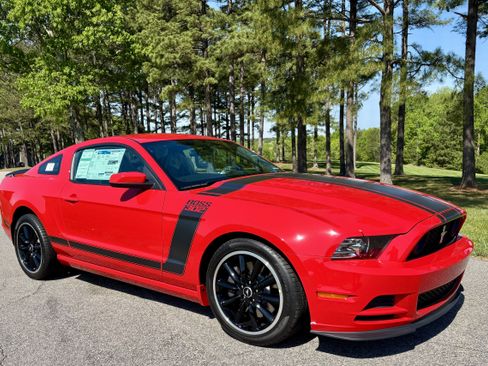 Used 2013 Ford Mustang Boss 302 w/ Boss 302 Accessory Pkg image 11