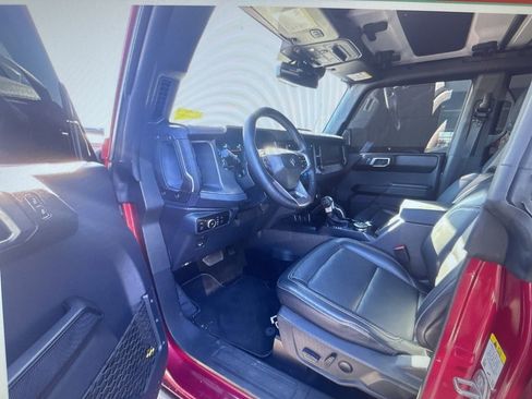 Used 2025 Ford Bronco Badlands image 5