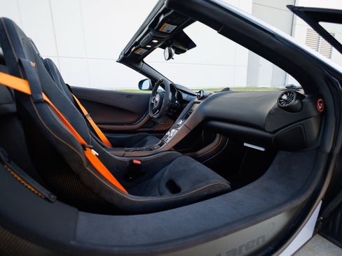 Used 2016 McLaren 675LT Spider image 54